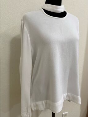 Anthropologie Cloth and Stone  White Long-Sleeve Cutout Neck Shirt Extra Small